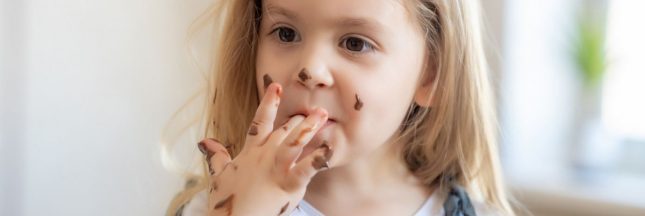 Est-ce dangereux pour les enfants de manger du chocolat ?