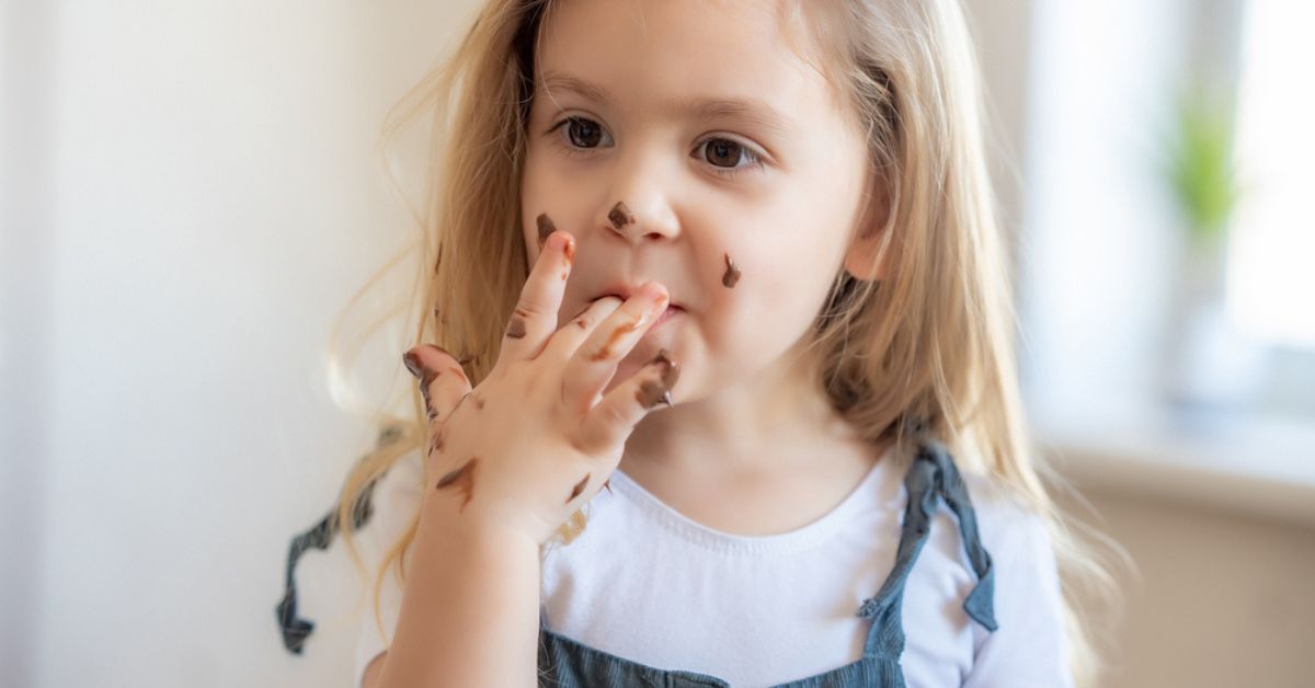 Donner du chocolat aux enfants : est-ce vraiment sans danger ?