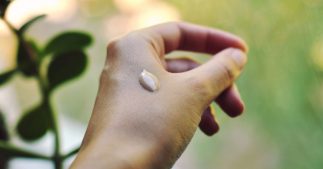 Comment choisir la meilleure BB crème bio ou la fabriquer : notre tuto facile Comment choisir la meilleure BB crème bio ou la fabriquer : notre tuto facile