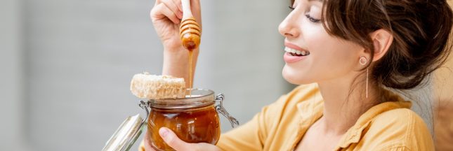 Masque visage miel pour peau irritée
