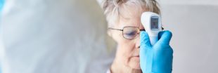 Covid-19 : un espoir de traitement pour les plus de 70 ans ?