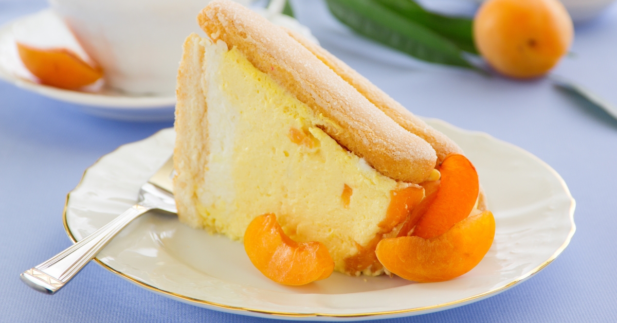 Dessert d'été : charlotte aux abricots et ricotta, un délice Dessert d'été : charlotte aux abricots et ricotta, un délice