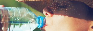 Rétention d'eau : 10 conseils pour la réduire cet été