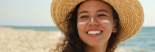 Les cosmétiques à éviter absolument lorsqu'on s'expose au soleil