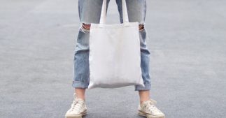Les tote bags pas forcément moins polluants que les sacs en plastique Les tote bags pas forcément moins polluants que les sacs en plastique