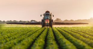 Pesticides : ce que l'Europe prépare en silence provoque la colère des scientifiques Pesticides : ce que l'Europe prépare en silence provoque la colère des scientifiques