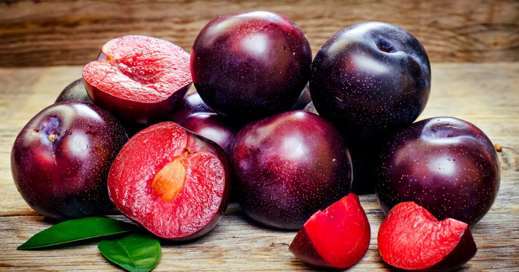 La saison de la prune bat son plein : 8 bienfaits insoupçonnés
