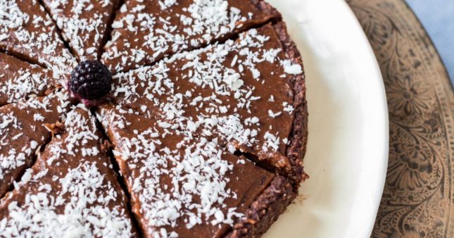 Recette sans gluten : une délicieuse tarte chocolat noir à la noix de coco !