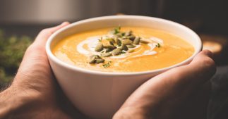 Recettes : nos 3 variantes préférées pour une soupe au potiron gourmande Recettes : nos 3 variantes préférées pour une soupe au potiron gourmande