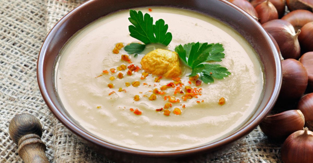 Douce recette d'automne : un velouté aux noix et châtaignes Douce recette d'automne : un velouté aux noix et châtaignes