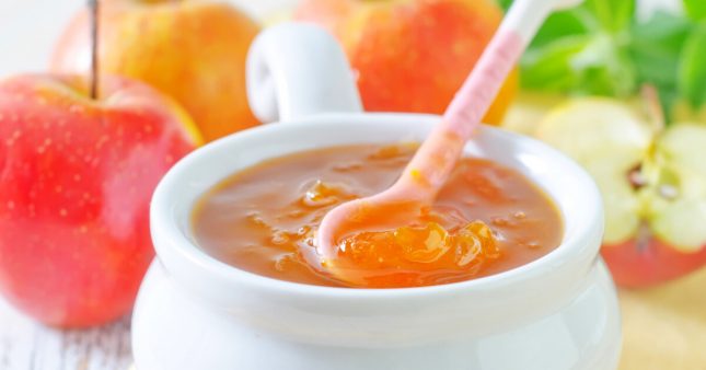 Une délicieuse confiture de Noël aux pommes et épices