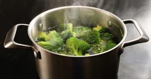Eau de cuisson : 8 façons de la réutiliser au lieu de la jeter