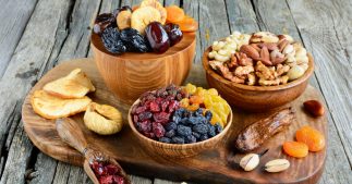 Fruits secs : quels sont les plus caloriques ? Fruits secs : quels sont les plus caloriques ?