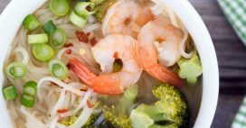 Recette après fêtes. Bouillon aux crevettes et au thé vert Recette après fêtes. Bouillon aux crevettes et au thé vert