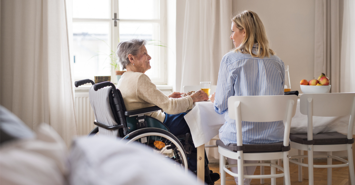 Vieillir à domicile, un coût à ne pas négliger Vieillir à domicile, un coût à ne pas négliger