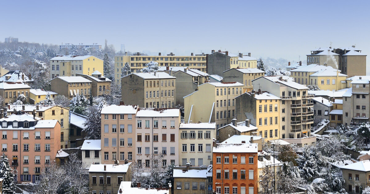 L'inquiétant phénomène de neige industrielle qui tombe en France