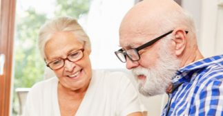 Un essai clinique donne de l'espoir aux malades d'Alzheimer Un essai clinique donne de l'espoir aux malades d'Alzheimer