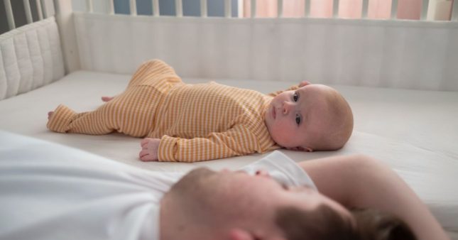 Les bruits blancs pour endormir son bébé, une solution magique ?