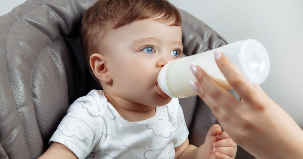 Pourquoi choisir un lait de croissance bio pour son bébé ?