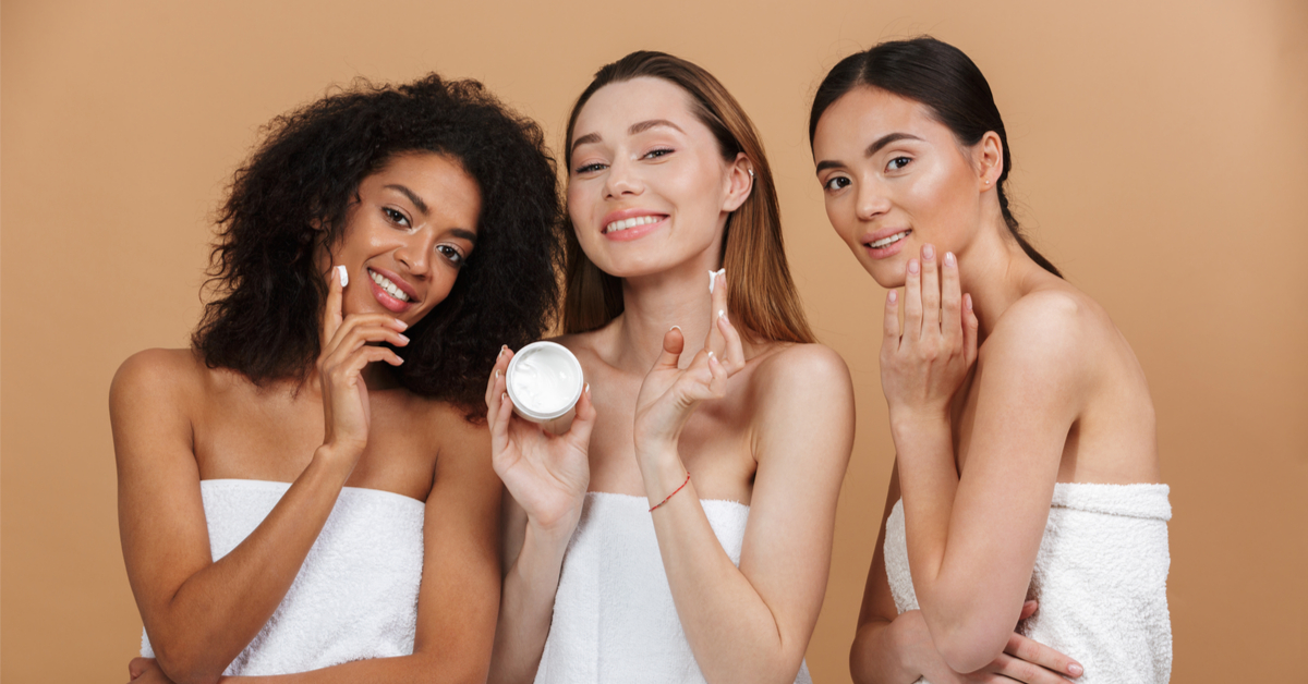 Les crèmes solaires et anti-âge : bombes à retardement passée la date de péremption