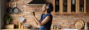 Cuisiner seul, mais pas sans passion : nos astuces pour égayer vos repas en solo