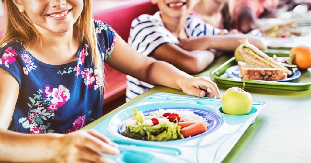 Et si les enfants pouvaient choisir un repas végétarien (ou non) à la cantine ?