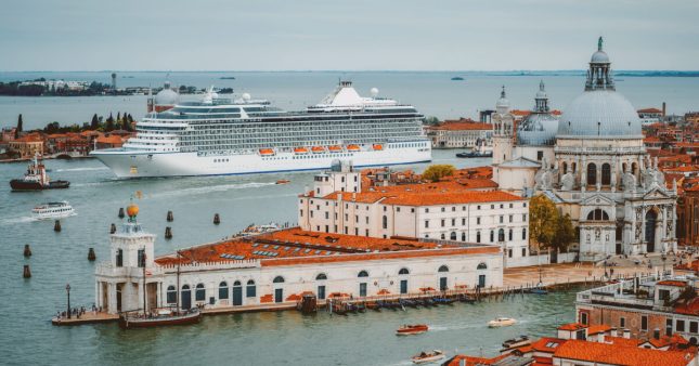 Venise : la lagune de nouveaux envahie par les bateaux de croisière