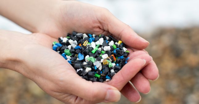 Pollution granulés plastiques industriels, la chasse est ouverte