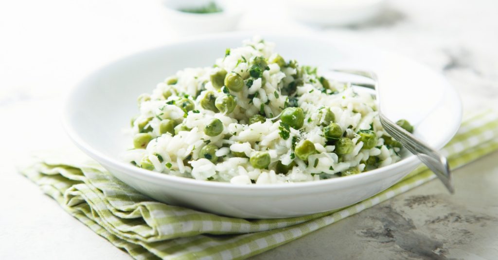 Recette Bio : Risotto aux pois et herbes fraîches