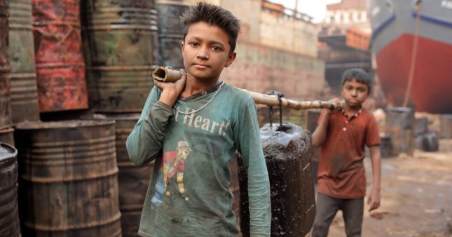 Hausse alarmante du travail des enfants : conséquence de la pandémie