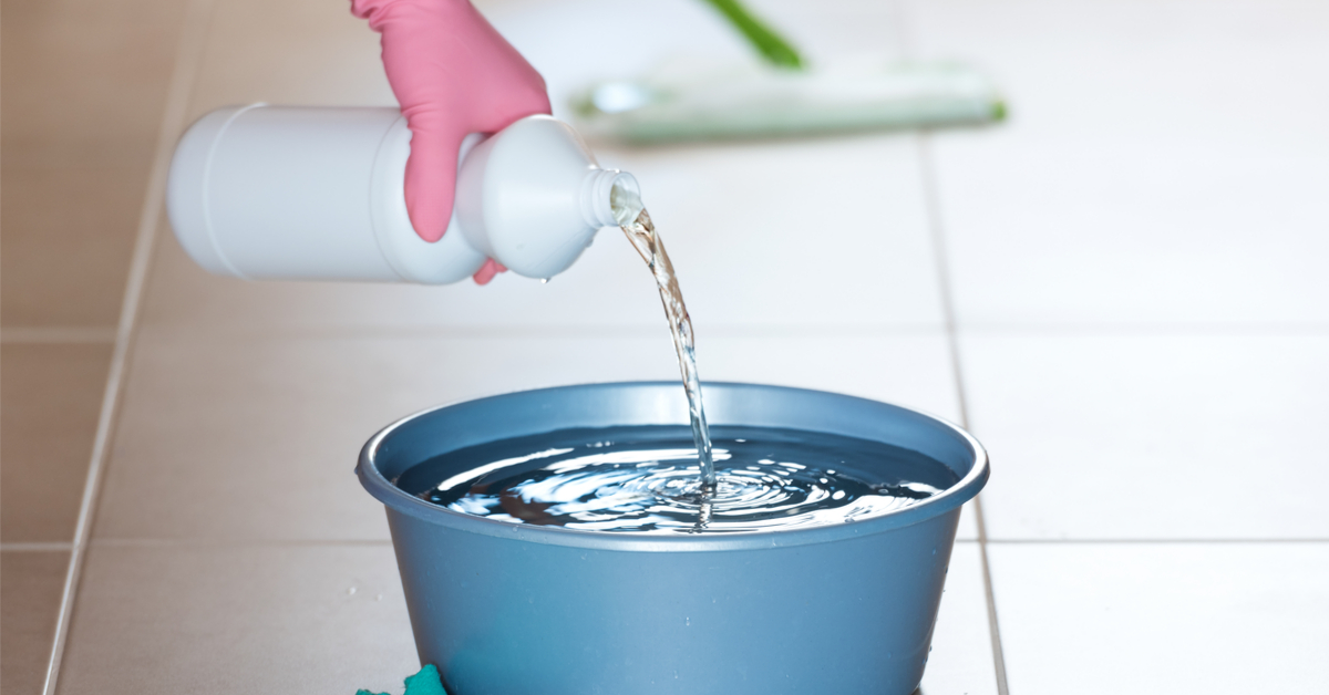 Eau de Javel : inutile et dangereuse - Les erreurs qu'on fait souvent en l'utilisant