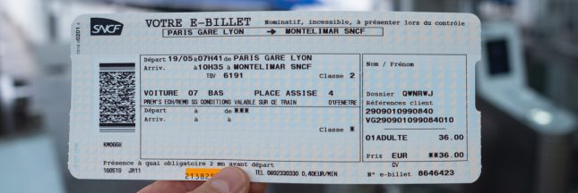 billet de train cartonné