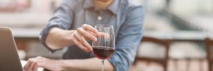Alcool : plus d'un quart des Français boivent trop