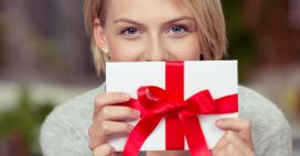 Chèques et cartes-cadeaux : nos astuces pour ne pas les oublier au fond d’un tiroir