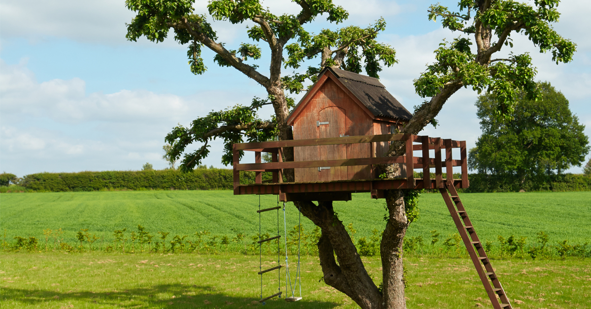 Construire une cabane dans le jardin pour les enfants : que dit la loi ?