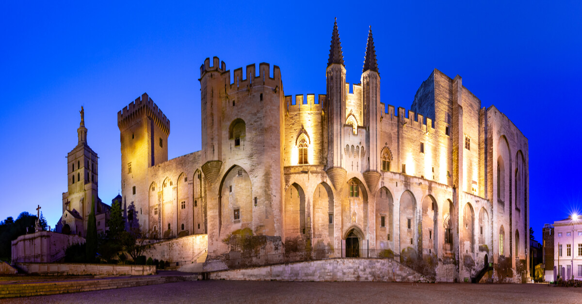 Patrimoine : quand le Palais des Papes se refait une beauté aux huiles essentielles Patrimoine : quand le Palais des Papes se refait une beauté aux huiles essentielles