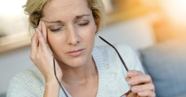 Pourquoi les femmes souffrent-elles plus de migraine que les hommes ?
