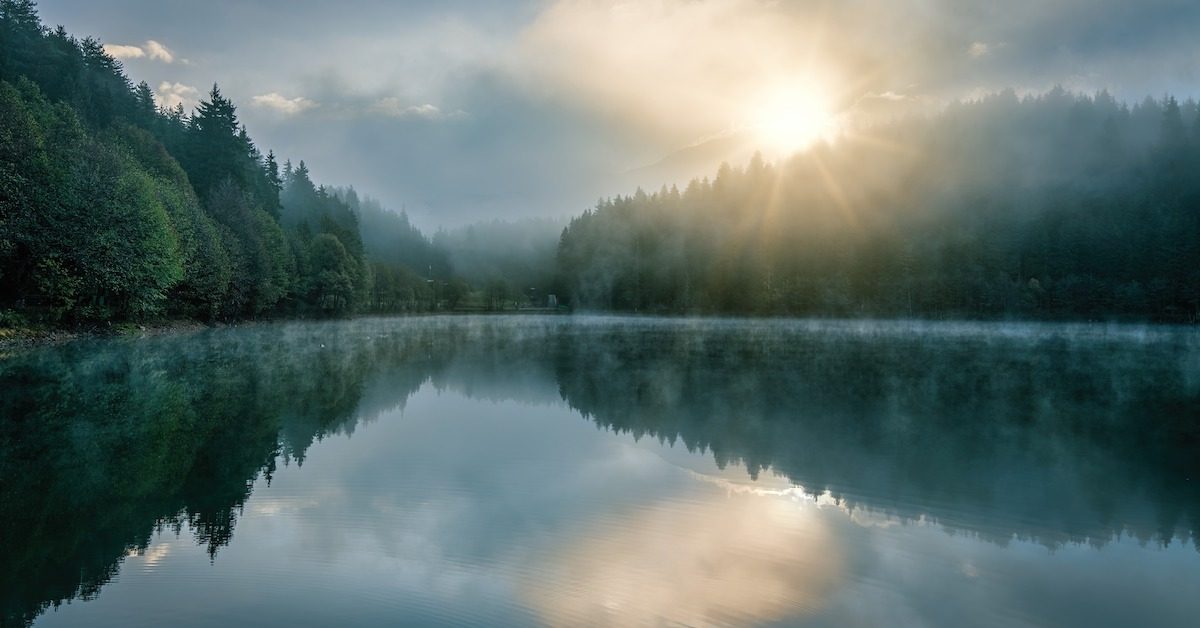 Les plus beaux lacs : un grand voyage autour du monde