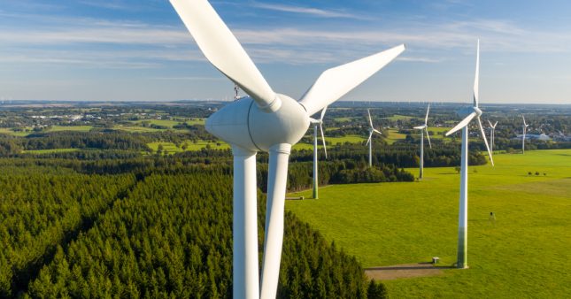 En 2021, l’éolien et le solaire ont assuré 10 % de la demande mondiale d’électricité