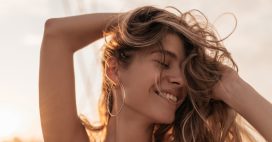 Cheveux fins et plats ? Nos astuces naturelles change tout