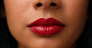 Ces substances que nous cache... le rouge à lèvres