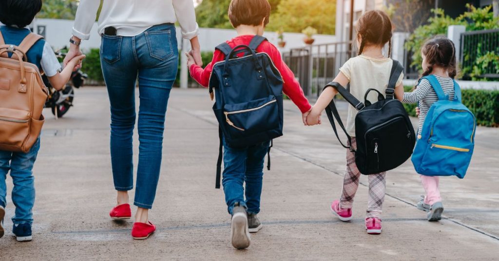 Allocation de rentrée scolaire 2022 : quels montants, quand et pour qui ?