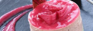 Dessert bio : un délicieux trio mousseux fraise-rhubarbe-basilic