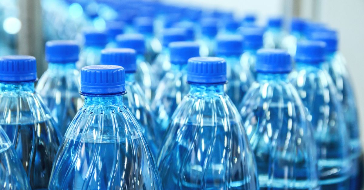 Des nanoparticules dans les bouteilles d'eau en plastique