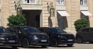 Les voitures des ministres restent moteurs allumés à l'Élysée