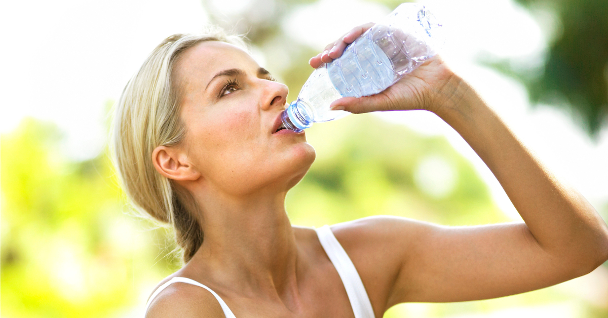 Pourquoi mieux vaut éviter de réutiliser sa bouteille d'eau en plastique Pourquoi mieux vaut éviter de réutiliser sa bouteille d'eau en plastique