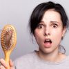Chute de cheveux en été : 10 conseils essentiels pour l'éviter Chute de cheveux en été : 10 conseils essentiels pour l'éviter