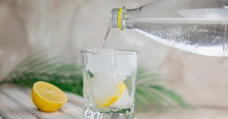 L'eau gazeuse désaltère-t-elle plus ? L'eau gazeuse désaltère-t-elle plus ?