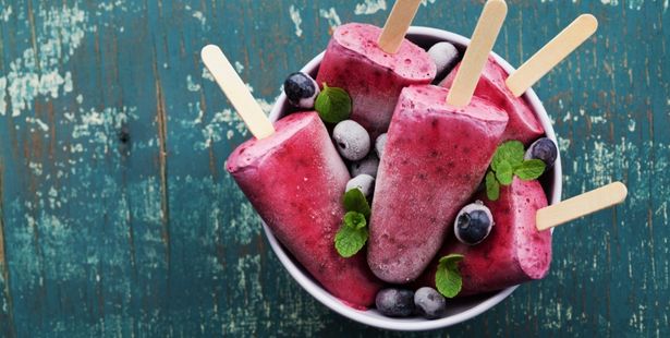 glaces au yaourt et fruits rouges
