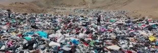 Au Chili, des montagnes de vêtements jetées en plein désert